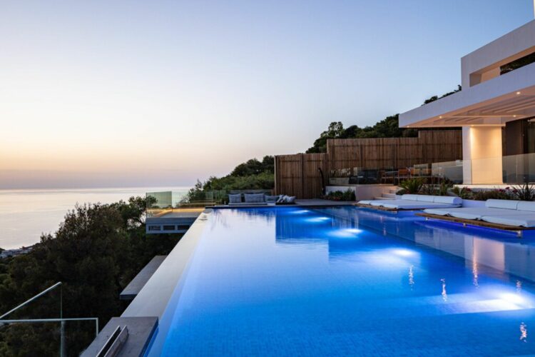 Bay Residence Luxuriöses Ferienhaus Kreta Griechenland Pool Bei Nacht