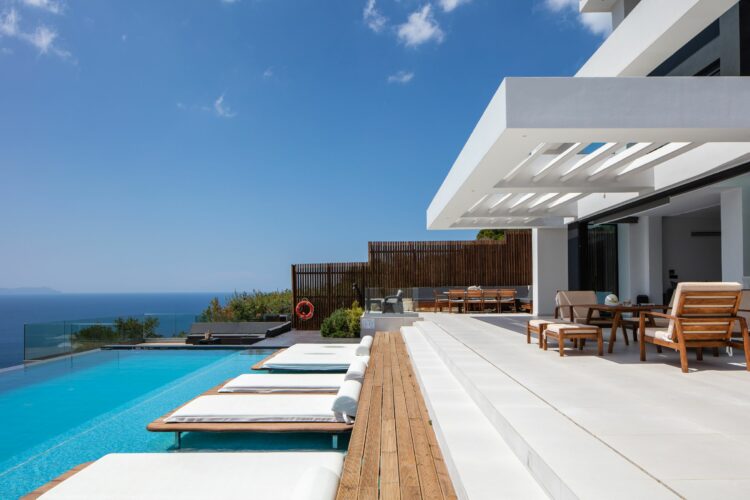 Bay Residence Luxus Ferienvilla Kreta Griechenland Daybeds Am Pool