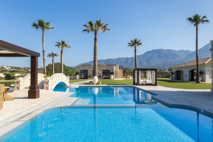 Beachfront Estate Luxus Ferienvilla Kreta Mieten Poolbereich