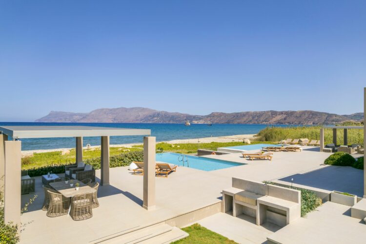 Beachfront Villa Kissamos Luxus Ferienhaus Kreta Mieten Außenbereich