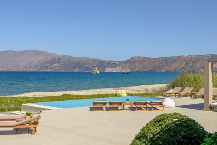 Beachfront Villa Kissamos Luxus Ferienhaus Kreta Mieten Pool