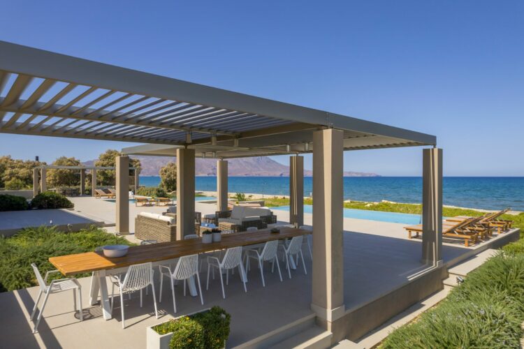 Beachfront Villa Korfalonas Luxus Ferienhaus Kreta Mieten Poolterrasse