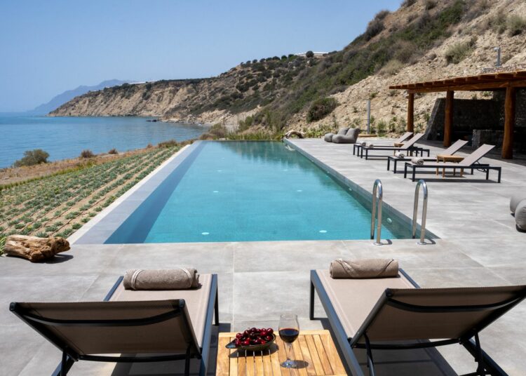 Beachvilla Meakis East Luxuriöses Ferienhaus Kreta Süden Infinitypool Liegen