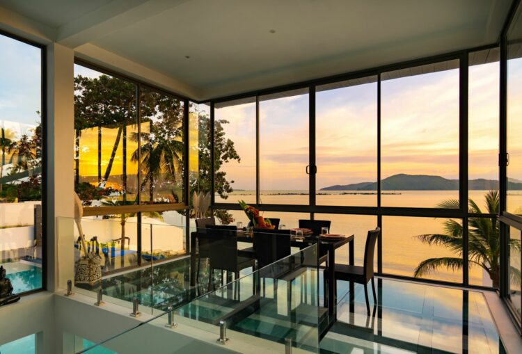 Bella Samui Beach Villa Luxus Ferienhaus Koh Samui Thailand Esstisch Bei Sonnenuntergang