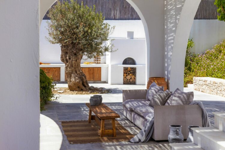 Boho Beachhouse Luxus Ferienhaus Rhodos Mieten Outdoor Lounge Mit Außenküche