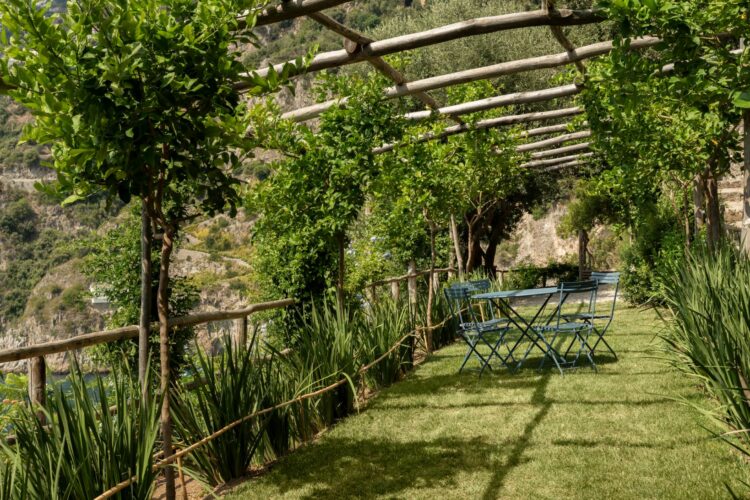 Casa Giardino Amalfi Luxus Ferienhaus Italien Mieten Rasen