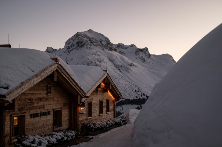 Chalet Alpinova Lech Österreich – Luxus Chalet Mieten Mit Ski In & Ski Out