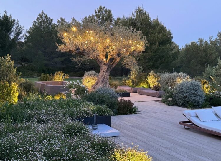 Design Villa Saint Victoire Luxuriöses Ferienhaus Provence Abendstimmung