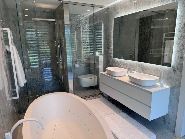 Design Villa Saint Victoire Luxus Ferienhaus Provence Badezimmer Mit Badewanne