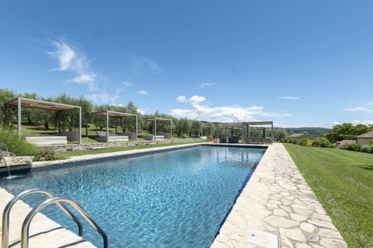Farmhouse Castellina In Chianti Luxus Ferienvilla Toskana Mieten Pool Mit Daybeds