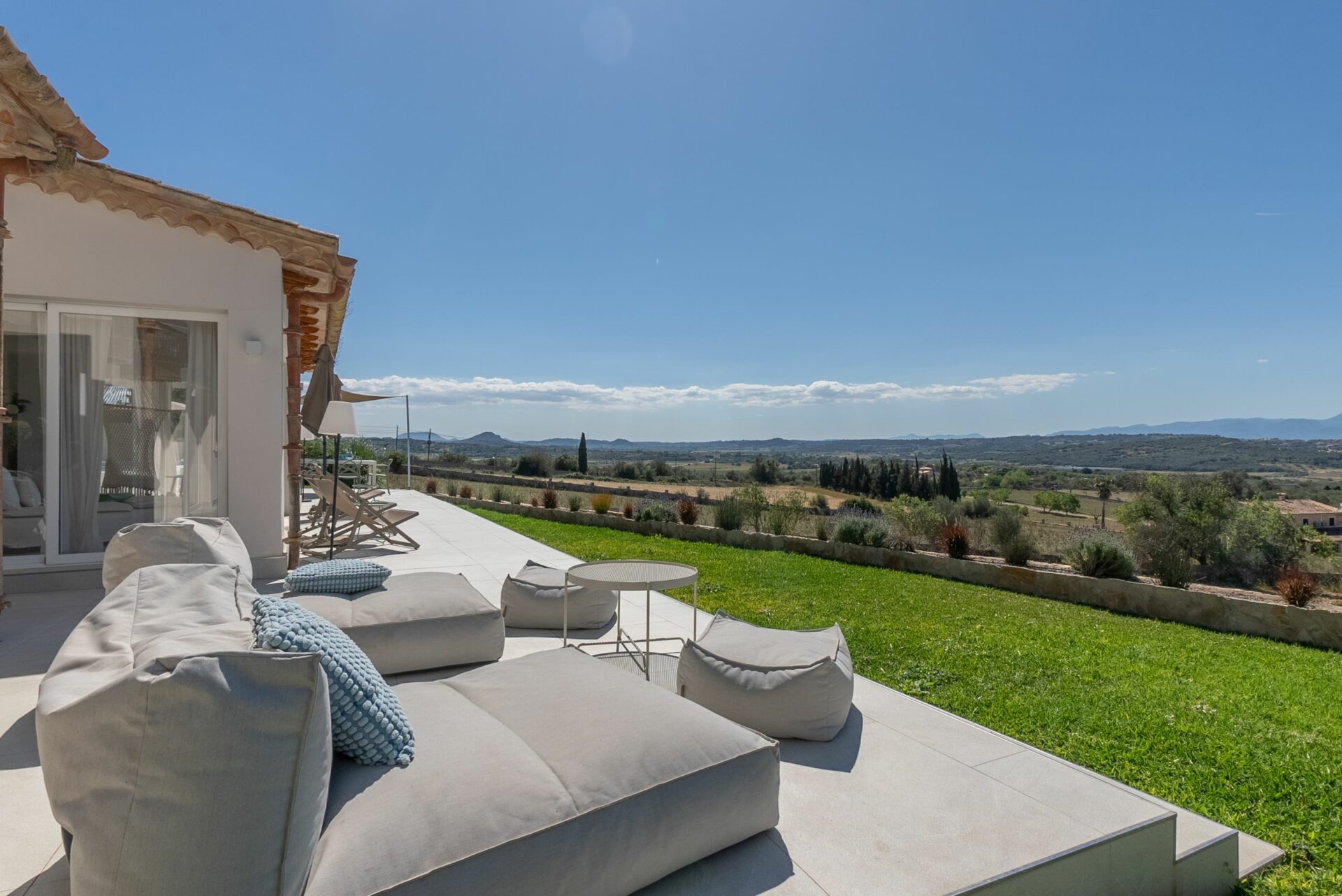 Finca Es Moli Traumhafte Villa Mallorca Ausblick Outdoor Lounge