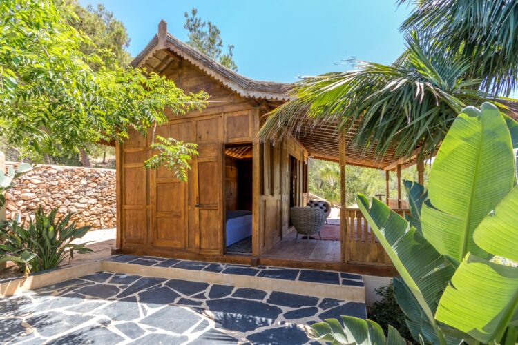 Finca Rural Luxus Ferienhaus Ibiza Mieten Außenansicht Bali Haus