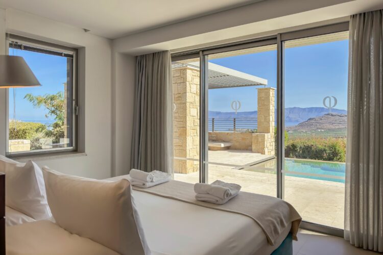 Hillside Villa Kissamos Luxus Ferienvilla Kreta Mieten Schlafzimmer Mit Meerblick