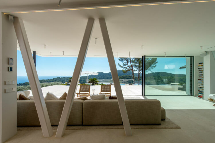 Hilltop Villa Luxus Ferienhaus Auf Ibiza Mieten Blick Vom Wohnzimmer