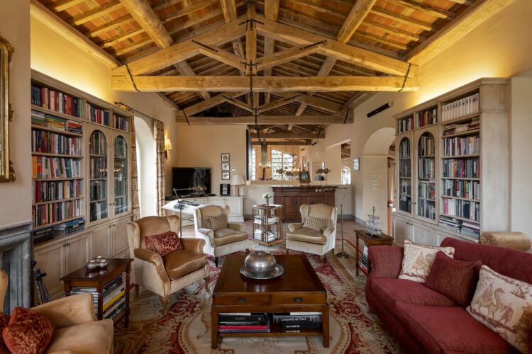 La Scuderia Luxuriöses Ferienhaus Toskana Italien Mieten Wohnzimmer Detail
