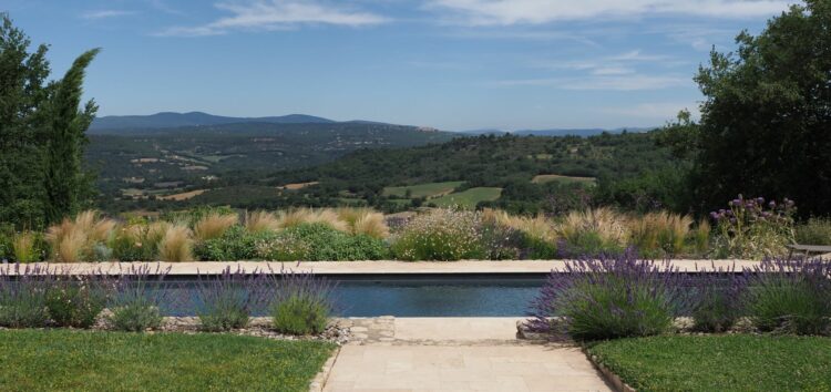 Mas De Grivet Luxus Ferienhaus Provence Luberon Mieten Ausblick