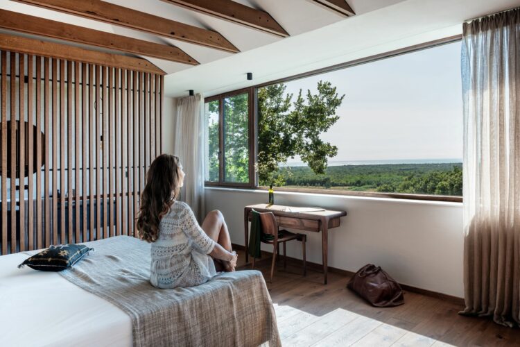 Modern Sea View Villa Luxuriöses Ferienhaus Kroatien Istrien Master Bedroom Ausblick