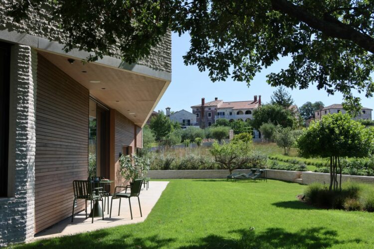 Modern Sea View Villa Luxus Ferienvilla Kroatien Istrien Mediterraner Garten