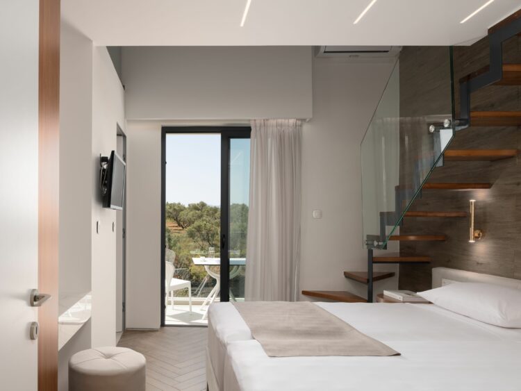 Monastiria Residence Luxus Ferienhaus Kreta Mieten Schlafzimmer Mit Balkon