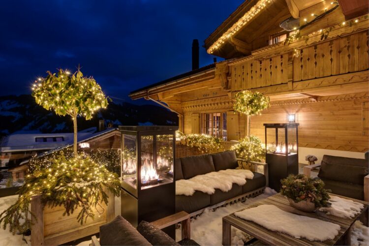 Mountain View Chalet Luxus Ferienhaus Schweiz Gstaad Außenbereich