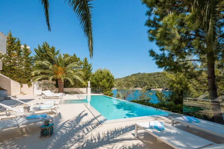 Ocean Villa Brac Luxus Ferienhaus Kroatien Inseln Terrasse