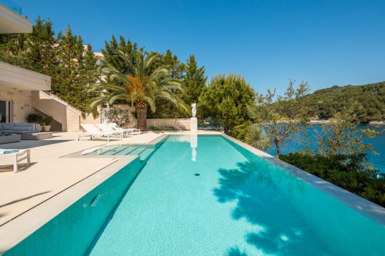 Ocean Villa Brac Luxus Ferienvilla Kroatien Inseln Pflanzen Am Pool