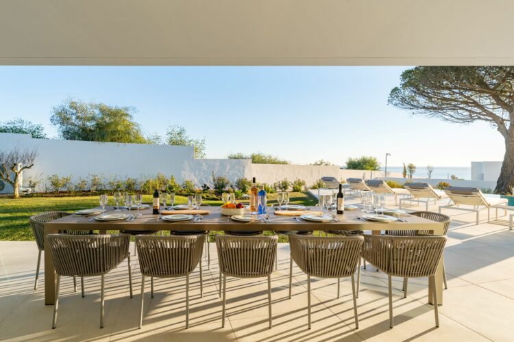 Sea Light Villa Two Exklusives Ferienhaus Algarve Portugal Gedeckter Tisch