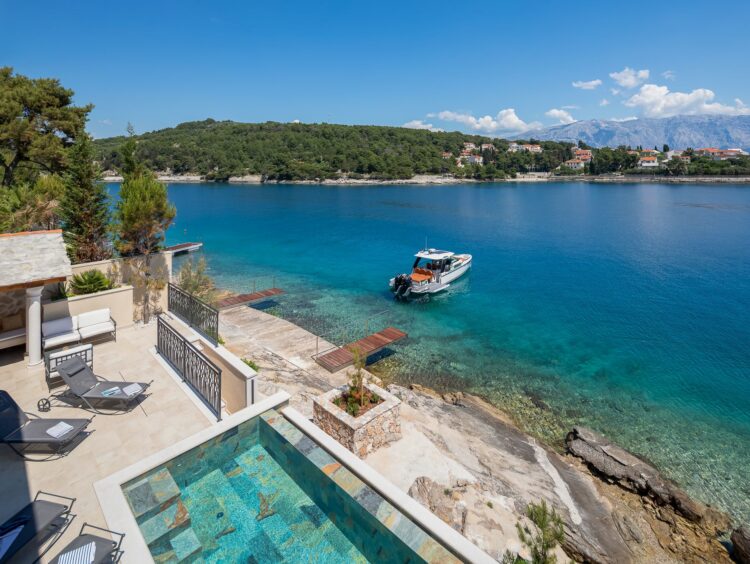Sea View Villa Brac Luxus Ferienhaus Kroatien Bootsanleger