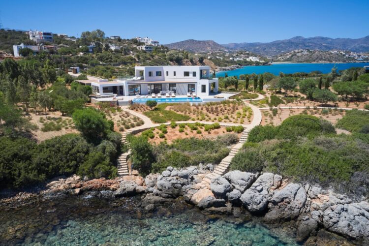 Seafront Villa Ammoudara Luxus Ferienhaus Kreta Mieten Lage Am Meer