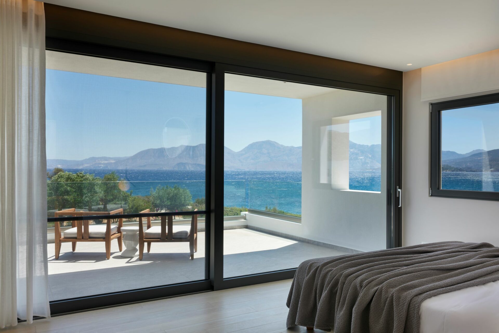 Seafront Villa Ammoudara Luxus Ferienhaus Kreta Mieten Schlafzimmer