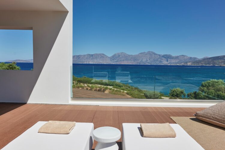 Seafront Villa Ammoudara Exklusives Ferienhaus Kreta Mieten Terrasse Mit Meerblick