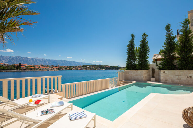 Seafront Villa Brac Traunhaftes Ferienhaus Kroatien Inseln Liegen Am Pool