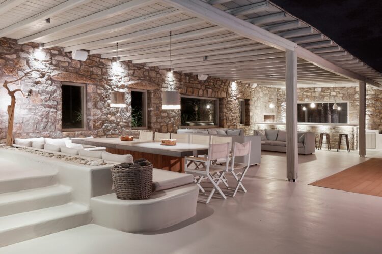 Sky View Villa Exklusives Ferienhaus Mykonos Mieten Außenbereich Am Abend