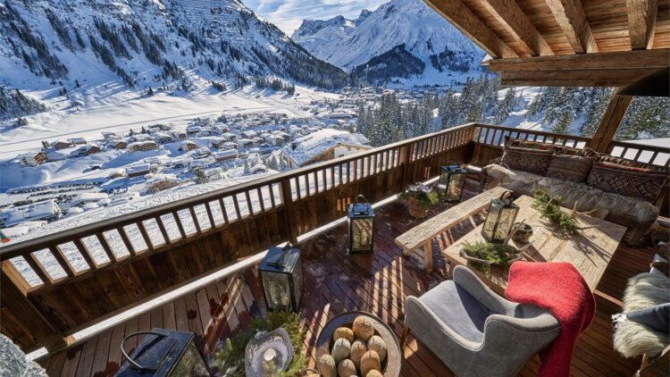 The Chalet Lech Luxus Ferienhaus Österreich Mieten Terrasse