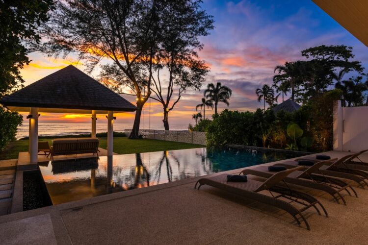 Twin Villas Natai South Luxuriöses Ferienhaus Phuket Thailand Sunset