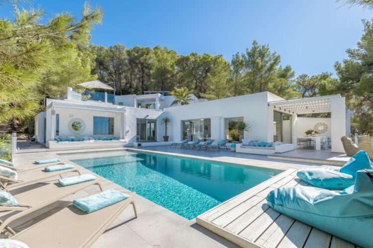 Villa Blue Boho Luxus Ferienhaus Ibiza Mieten Außenansicht