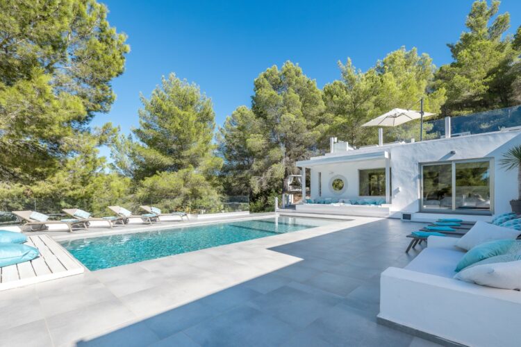 Villa Blue Boho Luxus Ferienhaus Ibiza Mieten Poolterrasse