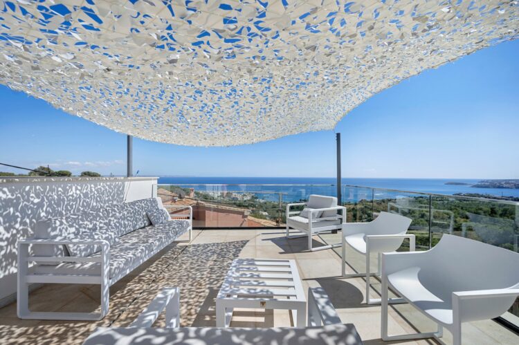 Villa Bon Sol Traumhaftes Ferienhaus Mallorca Mieten Loungemöbel Dachterrasse