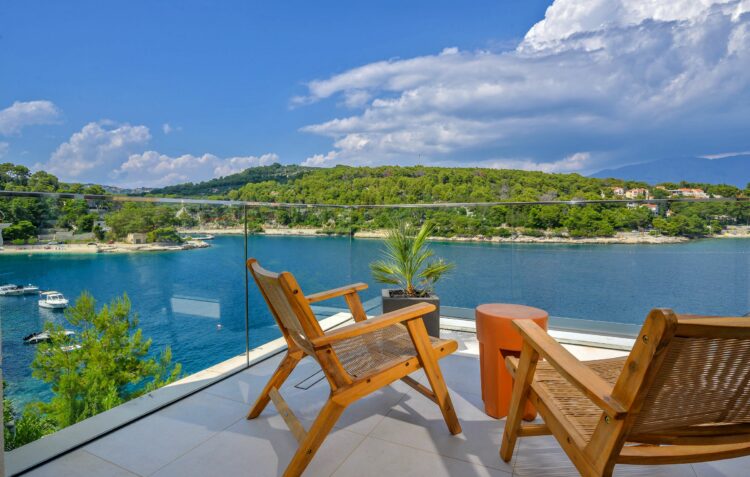 Villa Brac Supreme Luxus Ferienhaus Kroatien Mieten Balkon