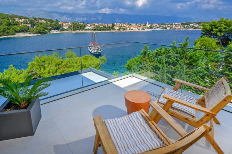 Villa Brac Supreme Luxus Ferienhaus Kroatien Mieten Terrasse