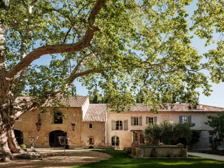 Villa Paradou Retreat Luxus Ferienvilla Provence Mieten Außenansicht