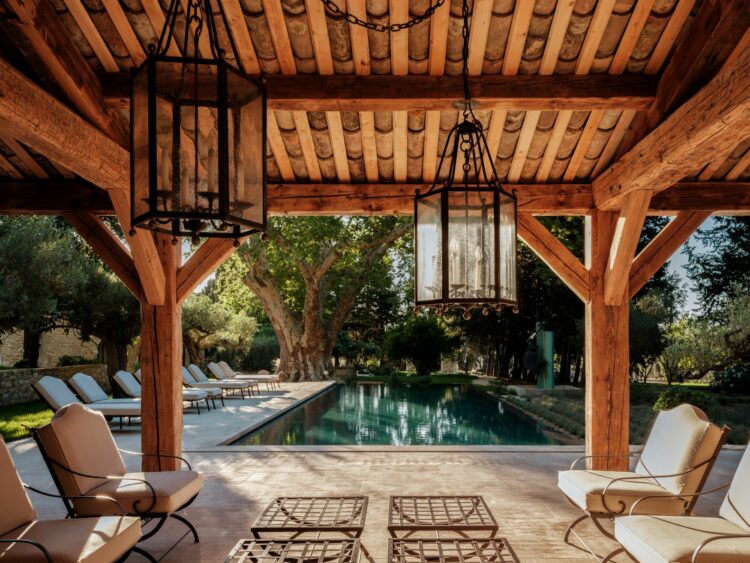 Villa Paradou Retreat Luxus Ferienvilla Provence Mieten Outdoor Lounge