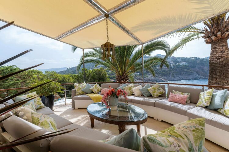 Villa Port Andraxt View Luxus Ferienhaus Mallorca Detail Outdoor Lounge