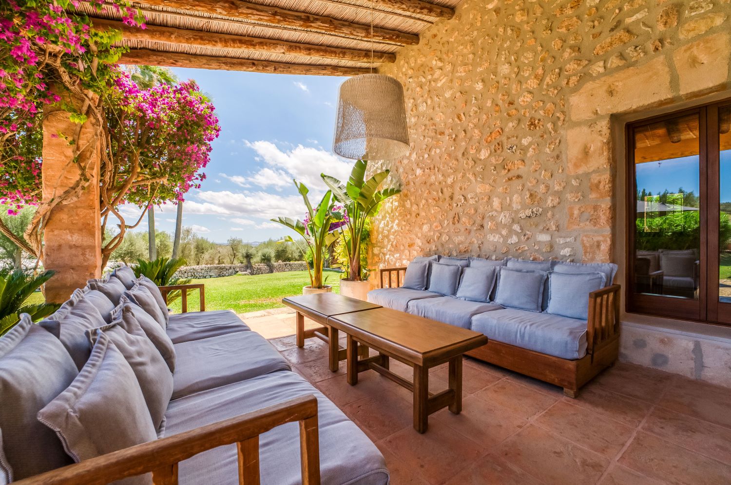 Villa San Lorenzo Luxus Ferienhaus Mallorca Outdoor Lounge Detail