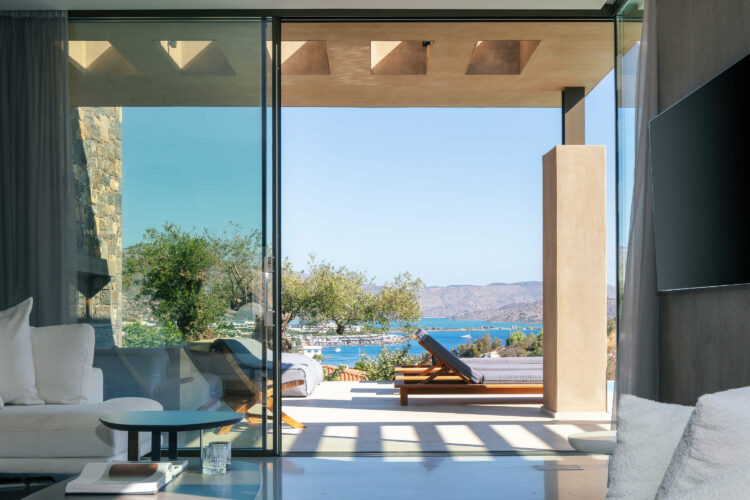 Villa Spinalonga Traumhaftes Ferienhaus Kreta Elounda Mieten Ausblick Vom Wohnzimmer