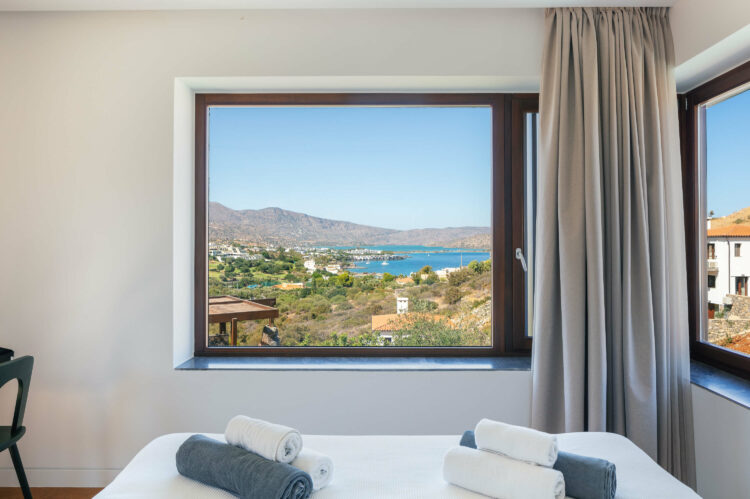 Villa Spinalonga Traumhaftes Ferienhaus Kreta Elounda Mieten Aussicht Schlafzimmer