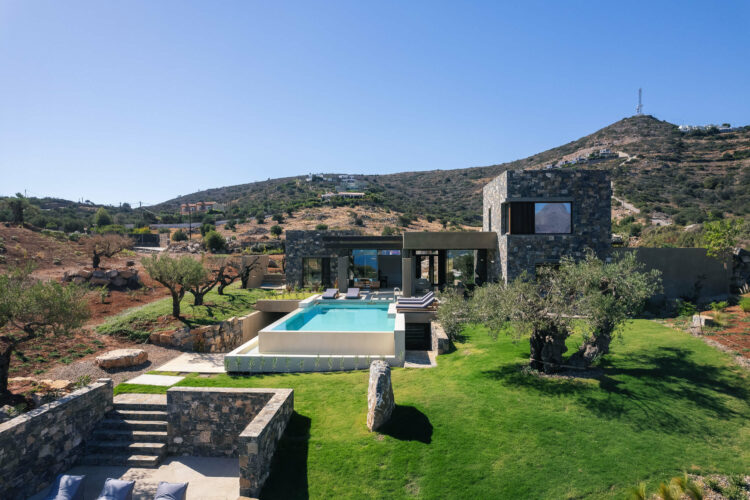 Villa Spinalonga Traumhaftes Ferienhaus Kreta Elounda Mieten Seitenansicht