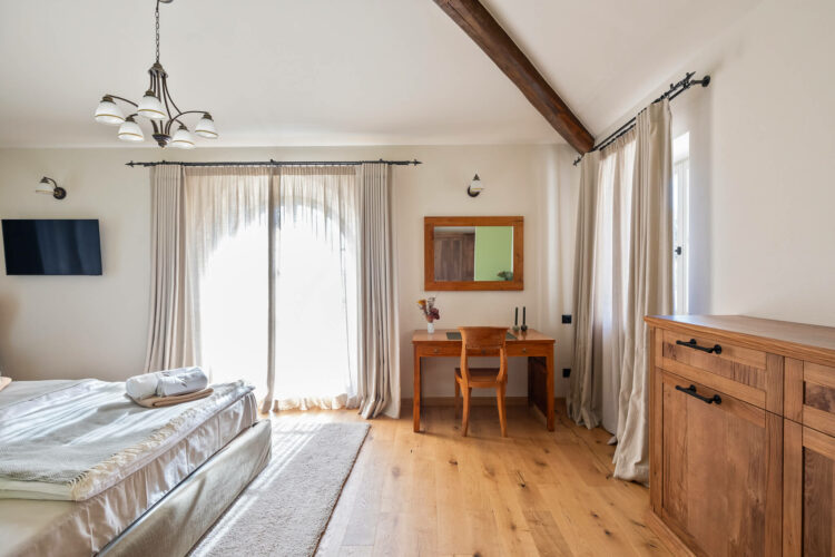 Villa Vabriga Luxus Ferienhaus Kroatien Istrien Großzügiges Schlafzimmer