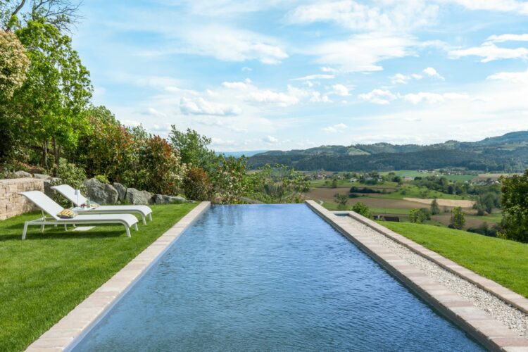 Weinberg Residenz Südsteiermark Luxus Ferienhaus Österreich Infinitypool Der Villa Pool