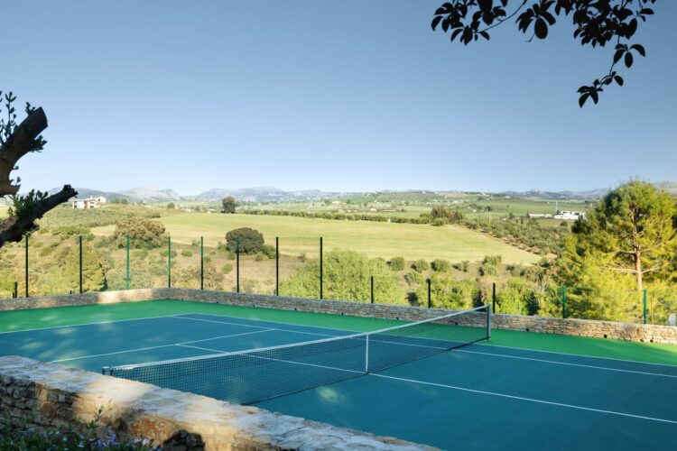 Villa Cumbre Tennisplatz Mieten Marbella Spanien